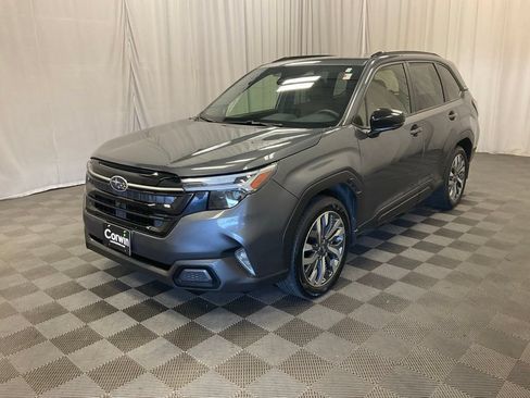 Used 2025 Subaru Forester Touring w/ Popular Package - Touring AWD/4WD image 8