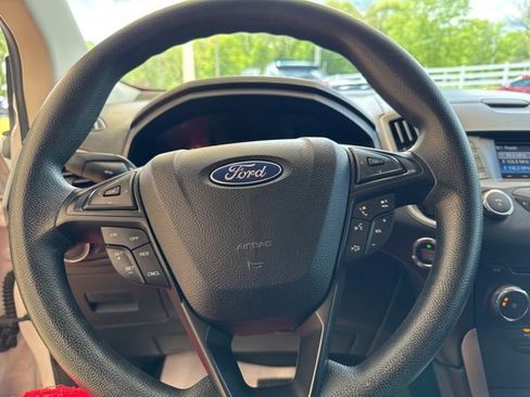 Used 2016 Ford Edge SE image 13