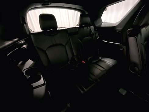 Used 2025 Honda Pilot TrailSport image 17