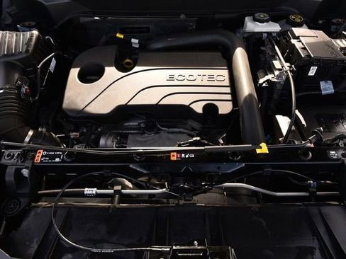 Used 2024 GMC Terrain SLT image 28