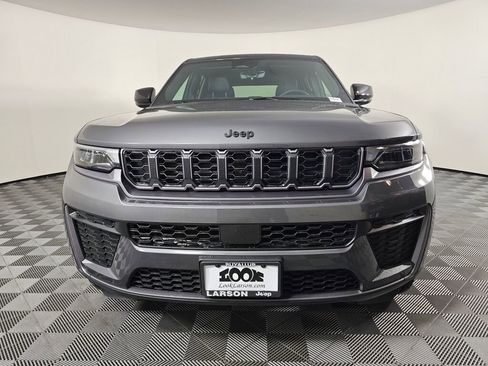 New 2026 Jeep Grand Cherokee Altitude AWD/4WD image 9
