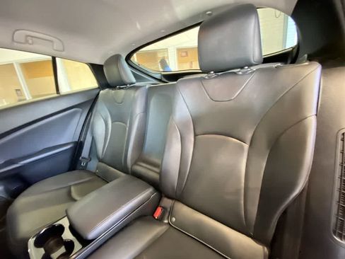 Used 2017 Toyota Prius Prime Premium FWD image 24