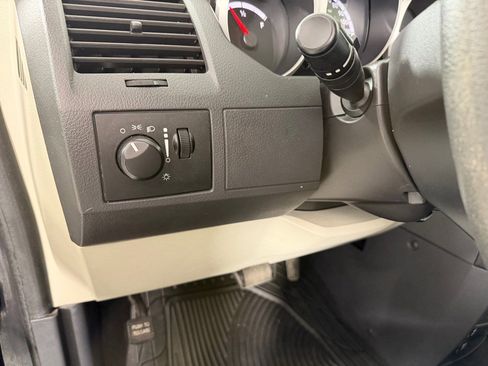 Used 2009 Dodge Grand Caravan SE FWD image 12