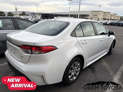 Used 2025 Toyota Corolla LE FWD image 8