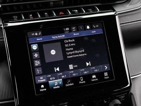Used 2023 Jeep Grand Cherokee Altitude AWD/4WD image 6