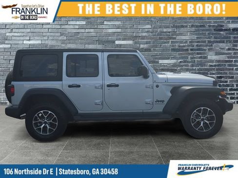 Used 2024 Jeep Wrangler Unlimited Sport AWD/4WD image 7