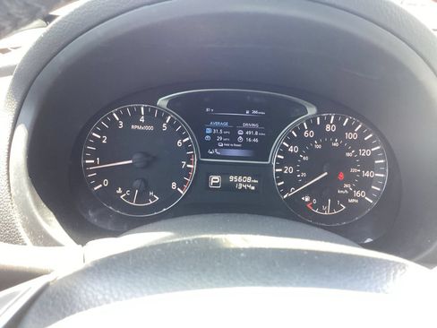 Used 2015 Nissan Altima 2.5 SV w/ Convenience Package FWD image 9