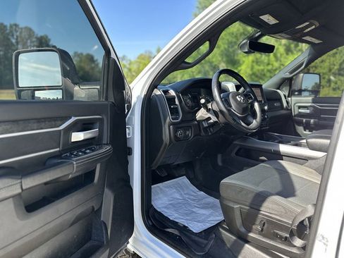 Used 2024 RAM 2500 Big Horn w/ Off Road Package AWD/4WD image 10