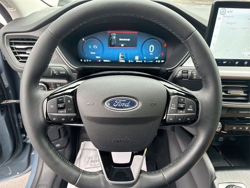 Used 2024 Ford Escape SE w/ PHEV Premium Package image 16