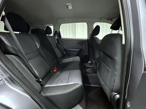 Used 2021 Nissan Rogue S image 18