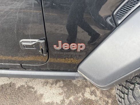 Used 2024 Jeep Gladiator Mojave w/ Technology Group image 13