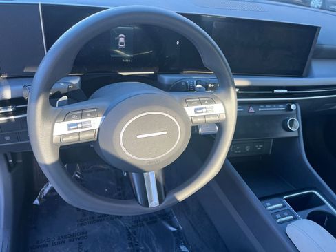 Used 2025 Hyundai Sonata SEL FWD image 28