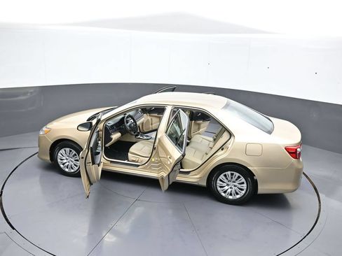 Used 2012 Toyota Camry LE FWD image 42