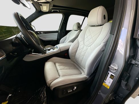 Used 2024 BMW X5 sDrive40i w/ Parking Assistance Package image 21