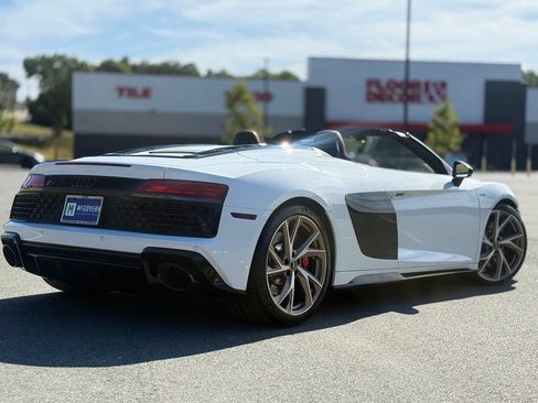 Used 2023 Audi R8 V10 performance RWD image 7
