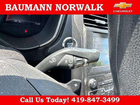 Used 2019 Ford Fusion SE FWD image 22
