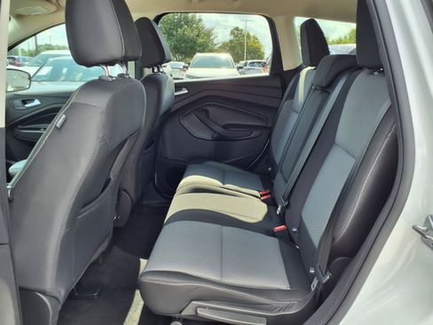 Used 2017 Ford Escape SE FWD image 18