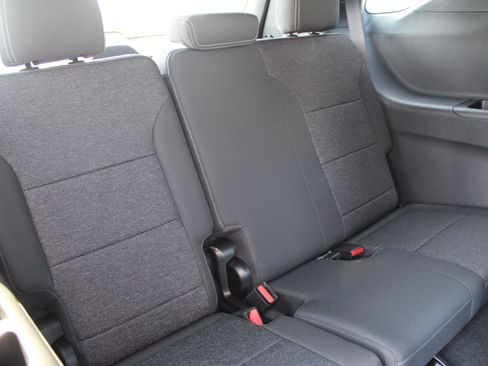 New 2027 Chevrolet Traverse LT w/ Enhanced Driving Package FWD image 24