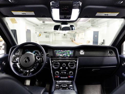 Used 2020 Rolls-Royce Cullinan image 33