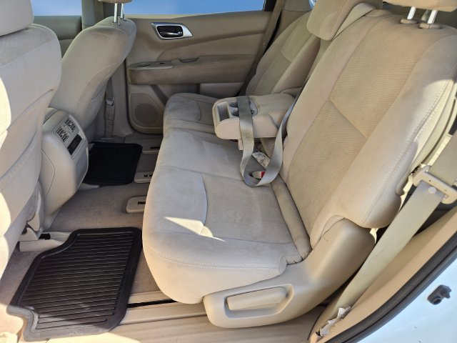 Used 2015 Nissan Pathfinder SV w/ Trailer Tow Package FWD image 17
