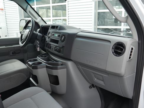 Certified 2025 Ford E-450 and Econoline 450 Super Duty w/ Power Equipment Group RWD image 16