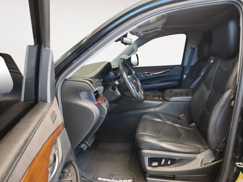 Used 2018 Cadillac Escalade Luxury w/ LPO, Radiant Package RWD image 23