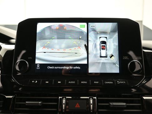 Used 2025 Nissan Pathfinder SL image 31