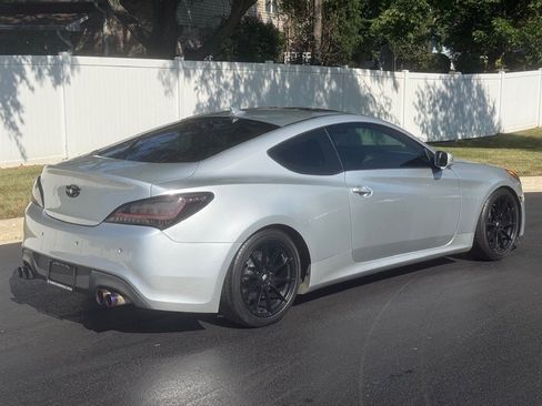 Used 2013 Hyundai Genesis 3.8 RWD image 5