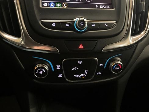 Used 2020 Chevrolet Equinox LT image 20