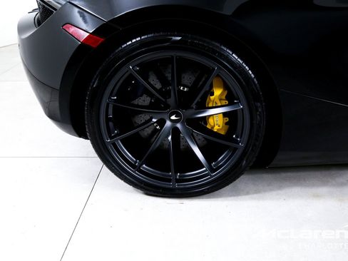 Used 2022 McLaren 720S Spider RWD image 24