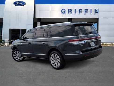 Used 2024 Lincoln Navigator L Reserve AWD/4WD image 9