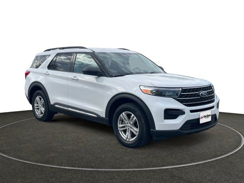 Used 2023 Ford Explorer XLT image 8