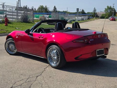Used 2024 MAZDA MX-5 Miata Club w/ Interior Package RWD image 10