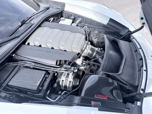 Used 2017 Chevrolet Corvette Stingray Coupe w/ Carbon Flash Badge Package image 18