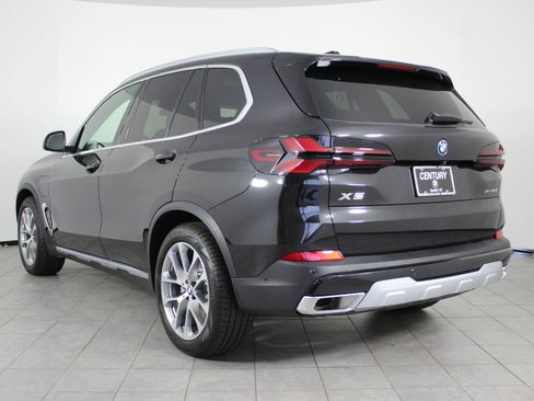 New 2026 BMW X5 xDrive50e w/ Executive Package AWD/4WD image 3