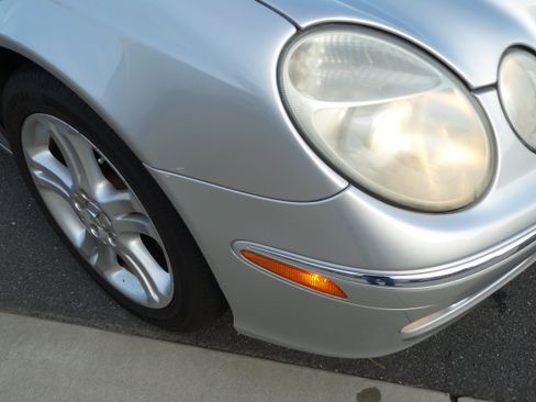Used 2004 Mercedes-Benz E 500 4MATIC Sedan image 10