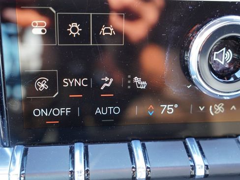 Certified 2025 GMC Acadia Elevation w/ Elevation Premium Package image 8