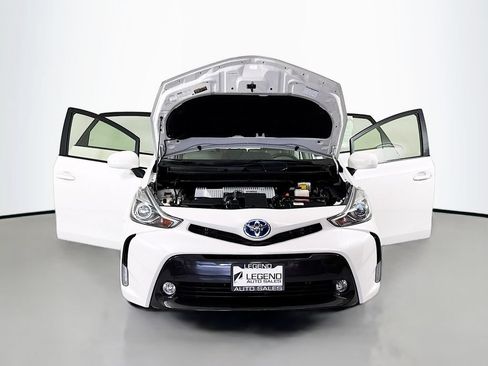 Used 2015 Toyota Prius V Five FWD image 18