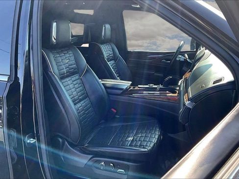 Used 2021 Cadillac Escalade ESV Premium Luxury Platinum AWD/4WD image 30