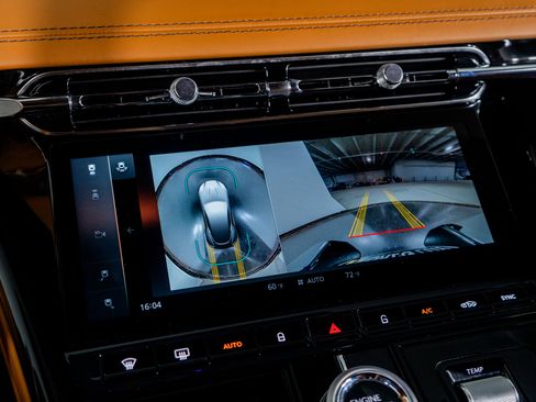 Used 2025 Aston Martin DB12 Coupe image 39