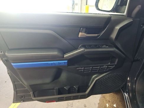 Used 2025 Toyota Tacoma TRD Off-Road image 12