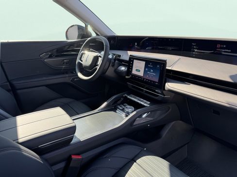 New 2026 Lincoln Nautilus Reserve w/ Jet Appearance Package AWD/4WD image 16