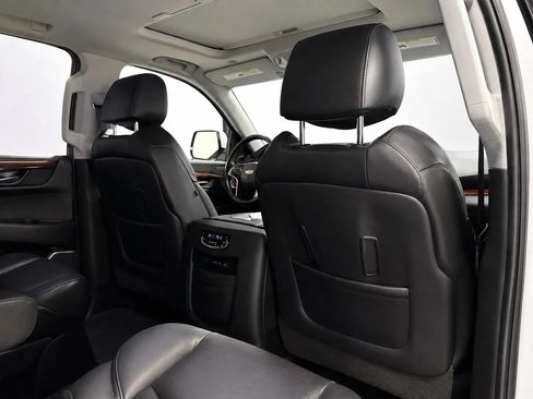 Used 2020 Cadillac Escalade ESV Luxury AWD/4WD image 29