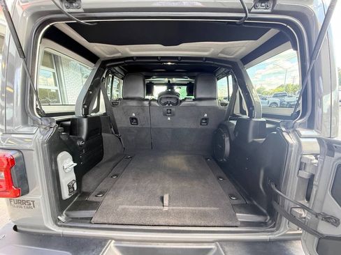 Used 2021 Jeep Wrangler Unlimited Rubicon w/ Trailer Tow Package AWD/4WD image 34