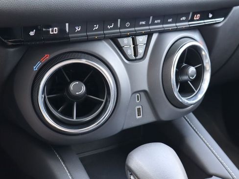 Used 2025 Chevrolet Blazer LT FWD image 21