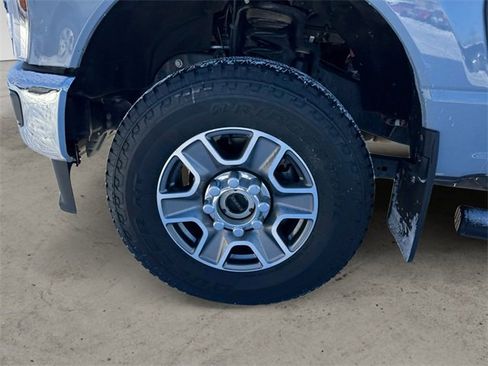 Certified 2025 Ford F350 Lariat w/ FX4 Off-Road Package image 14