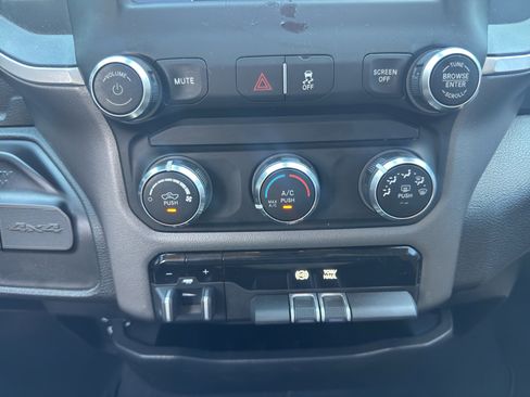 Used 2022 RAM 2500 Big Horn AWD/4WD image 15