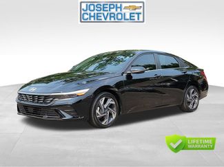 Used 2025 Hyundai Elantra Limited FWD video 2