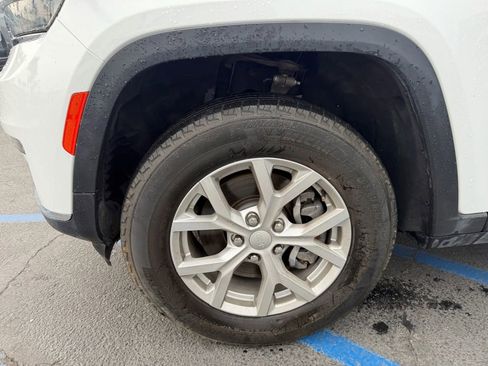 Used 2023 Jeep Grand Cherokee L Limited image 6