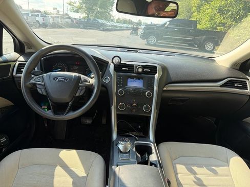 Used 2020 Ford Fusion S FWD image 5